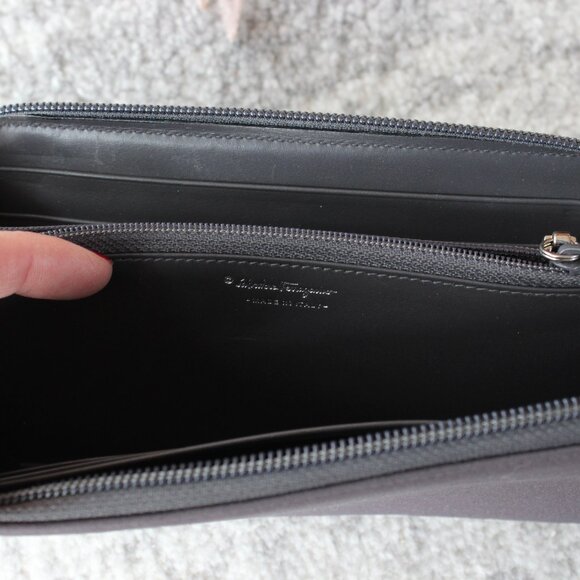 Salvatore Ferragamo Large Designer Wallet - Picture 6 of 6
